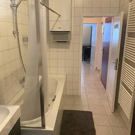 アパート Schoene 2 Zimmer In Stuttgart-west シュトゥットガルト