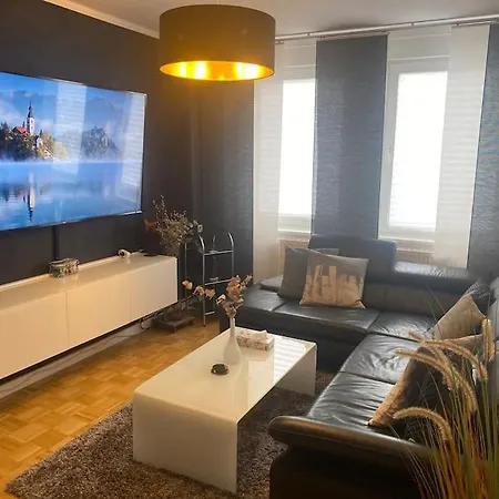 アパート Schoene 2 Zimmer In Stuttgart-west シュトゥットガルト