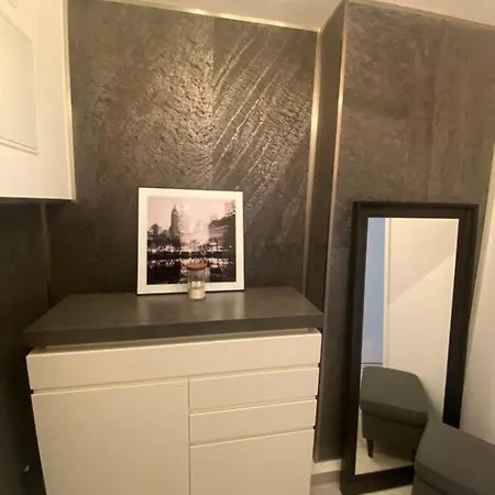 Schoene 2 Zimmer In Stuttgart-west